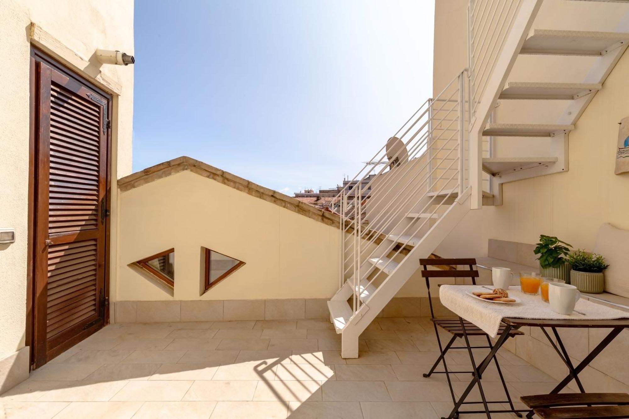 Domus De Silva - Appartamento In Centro Storico A Cagliari Buitenkant foto